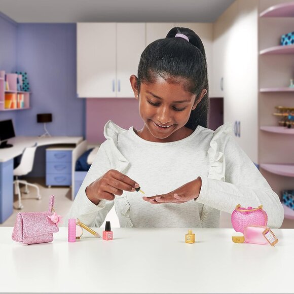 REAL LITTLES | Collectible Micro Handbag Collection | 5 Exclusive Bags | Plus 17 - Picture 4 of 9